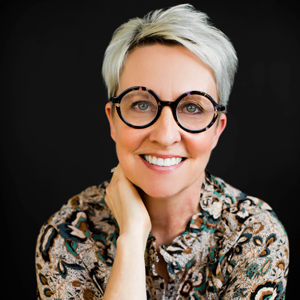 Headshot of Jonna Wisnieski